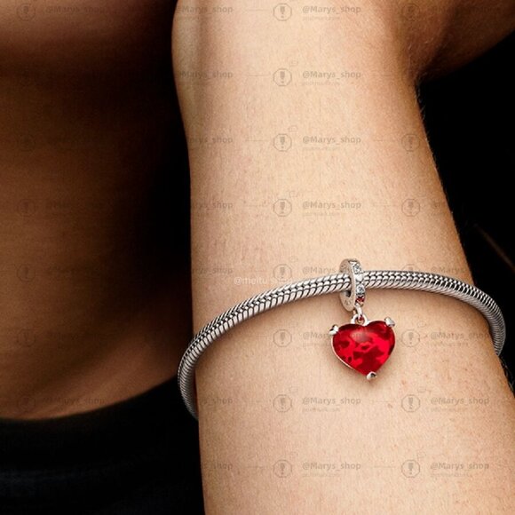 Pandora Disney Mickey & Minnie Mouse Kiss Red Murano Glass Dangle Charm - Picture 2 of 2